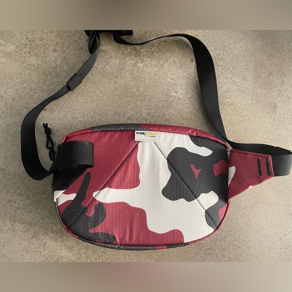 Authentic Supreme SS21 red camo belt bag crossbody bag - Picture 4 of 5